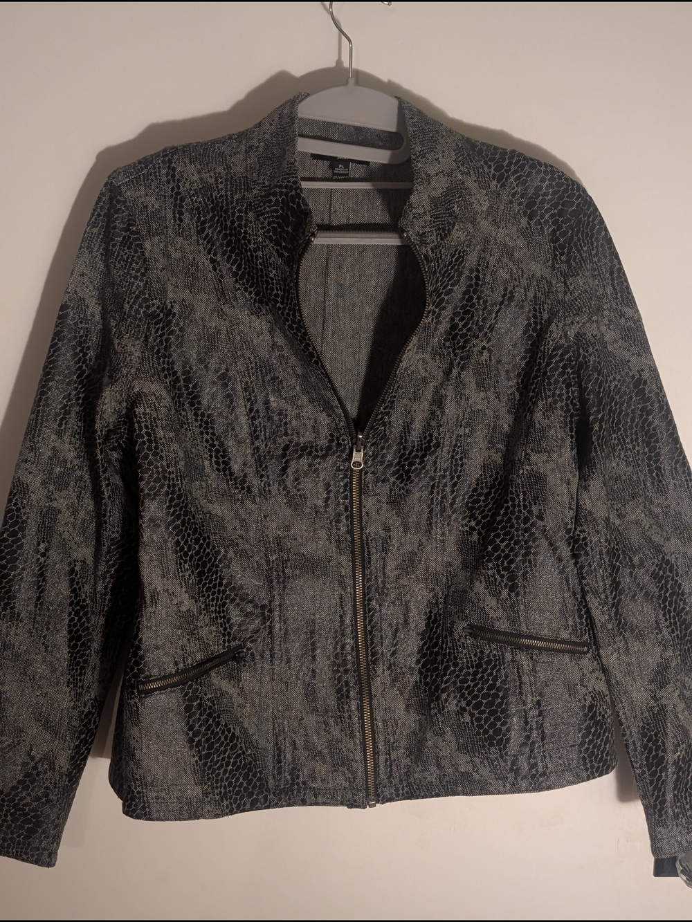 Notations Gray and Black Faux Snakeskin Zip Jacket In Petite Large - Picture 5 of 11